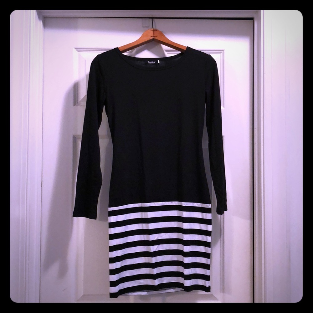 Long sleeved striped black/white Bodycon dress